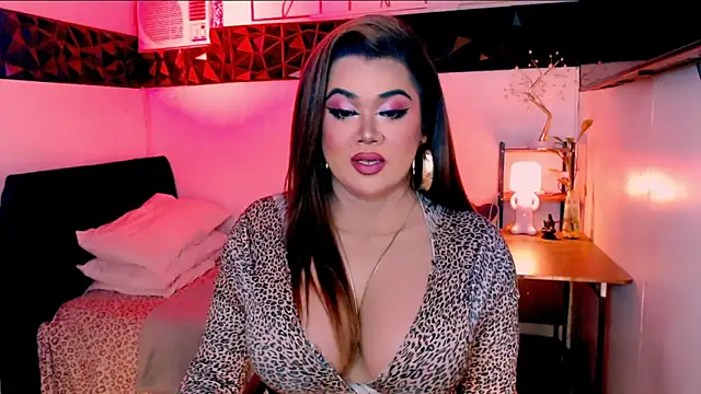 asiankatyhuge - Asiankatyhuge's free webcam - UK Sex Cams