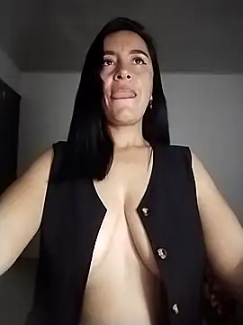 Webcam Model (hailey85)  is live.Free join now!