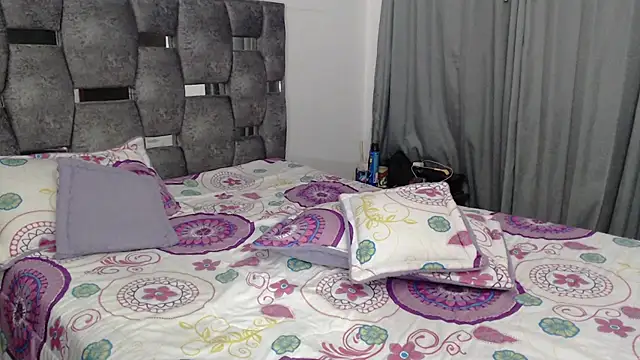 sara_hott_1 (F milf) - instant squirt