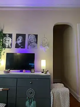 Heyalexaaa_love from StripChat is Freechat