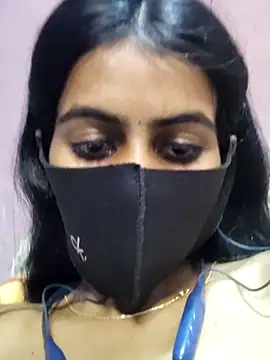 thaper_meera2 (F young) - Boob show