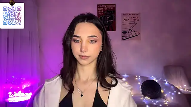 linamour (F young) - Show a heart