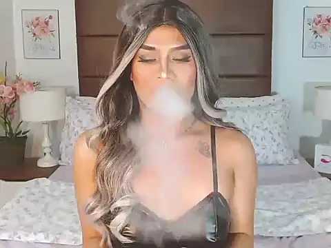 PlayfullBella webcam