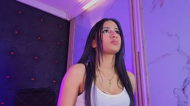 logan_and_reachel - Logan_and_Reachel's free webcam - UK Sex Cams