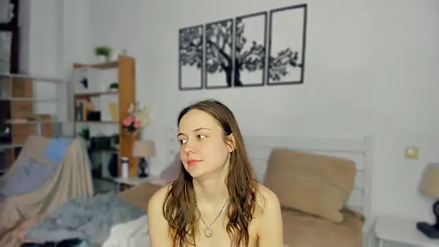 MalvinaTrafford webcam