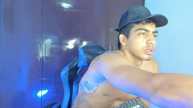 Milo_LatinBoy webcam