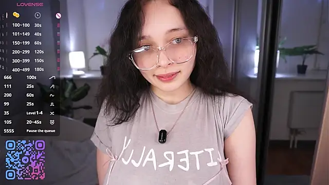 HannaHayles from StripChat is Freechat