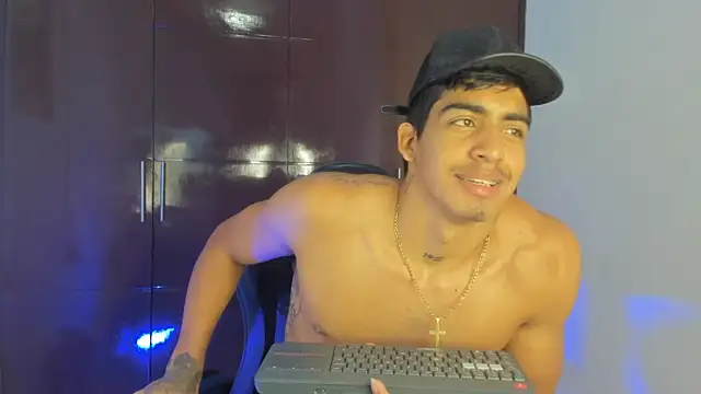 Milo_LatinBoy webcam