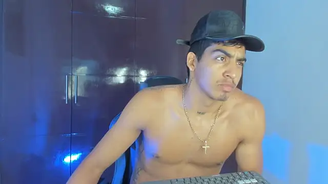 Milo_LatinBoy webcam