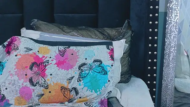 EbonyCoWorker webcam