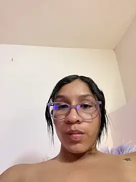 Webcam Model (Danaeluxe)  is live.Free join now!