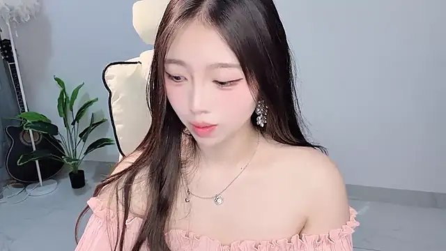 yukiy8877 (F young) - 早安~~（完成精油抹屁股）🫣❤️❤️       期待遇到一位守护我的骑士~~