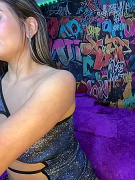 Honey_violeta webcam