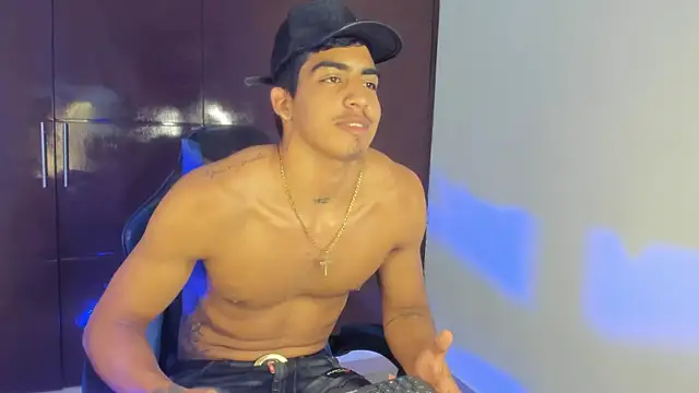 Milo_LatinBoy webcam