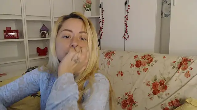 _karolynesyera_ - Live Cam