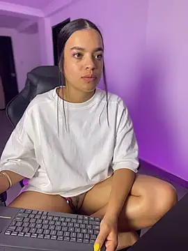 JuanitaMore01 webcam