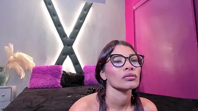 AtheneaBrownn webcam