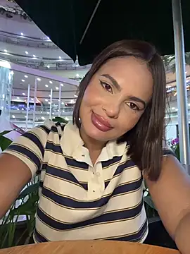 Irina_Velvett webcam