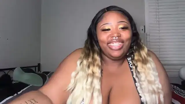 Chocolatebunnyxx96 webcam