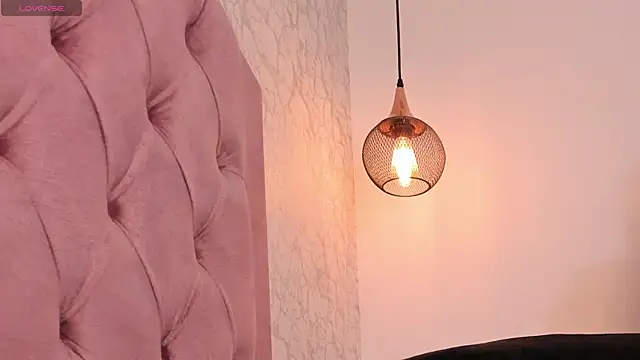 saraa_joness_ webcam