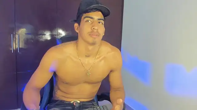 Milo_LatinBoy webcam