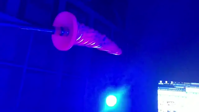 slankecrosdresser live sex cam