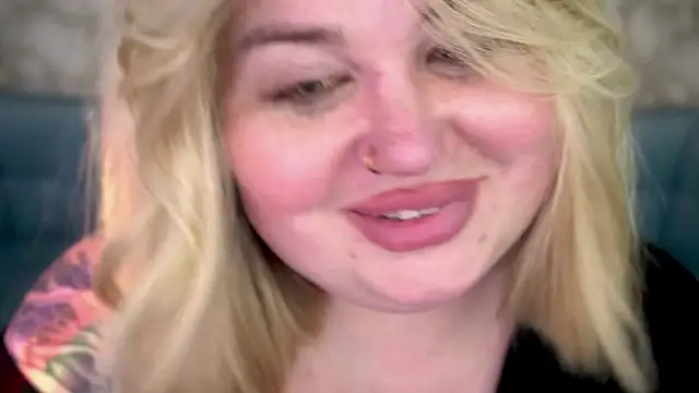 ZaraReignn - Live Cam