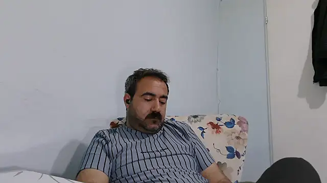 mio_jaks (Ask my age) - Does anyone want sperm? :wanker: