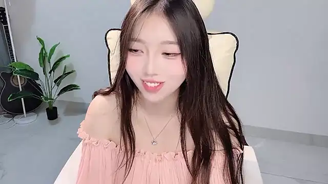 yukiy8877 (F young) - 早安~~（完成精油抹屁股）🫣❤️❤️       期待遇到一位守护我的骑士~~