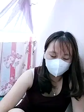 Webcam Model (-Minii-)  is live.Free join now!