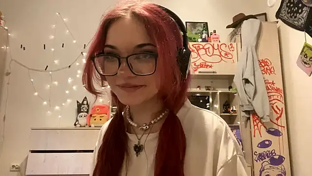 RedHeadCat webcam