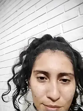 valeriaswang_Lucas webcam