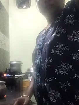 yamini1431 - Live Cam