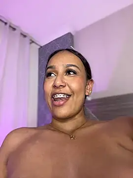 Webcam Model (MiilaBlake)  is live.Free join now!