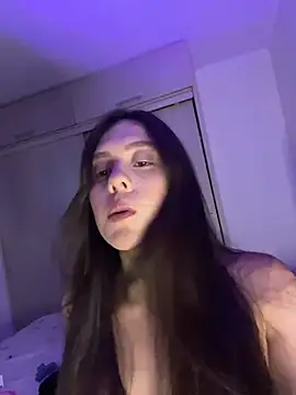 Webcam Model (Samantafoxx_) is live