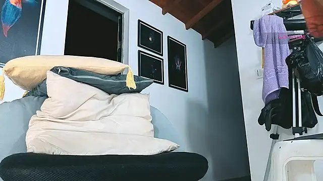 SilvaBranko Live Webcam on Stripchat