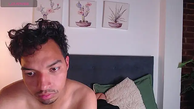 naughtycouplex_ - Naughtycouplex_'s free webcam - UK Sex Cams