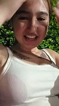 pinkie_princes (F young) - Risky dildo in pussy