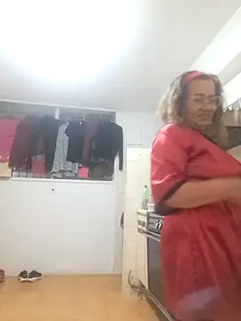 Webcam Model (Vickyfox_)  is live.Free join now!