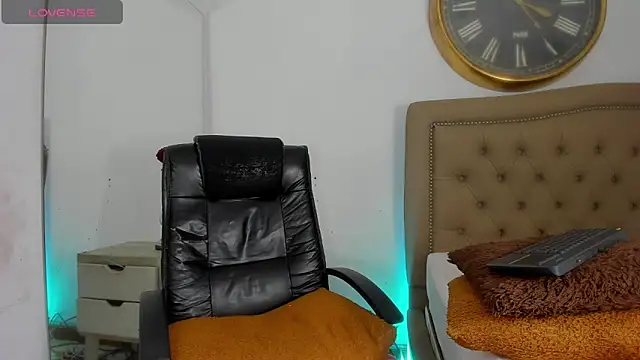 Adara_Ferrara webcam