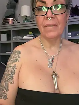 dieseldame1313 webcam