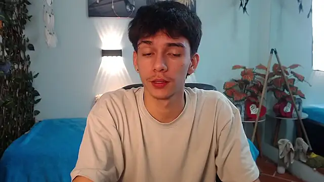 amethystshadow17 (M twink) - smile