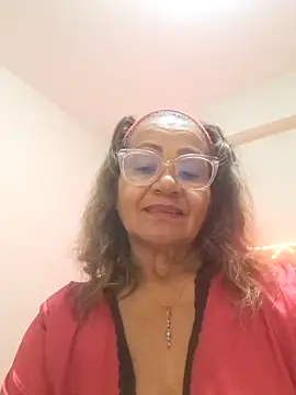 Webcam Model (Vickyfox_)  is live.Free join now!