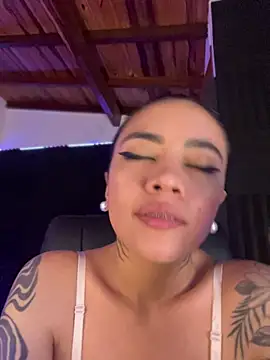 Webcam Model (_iink_)  is live.Free join now!