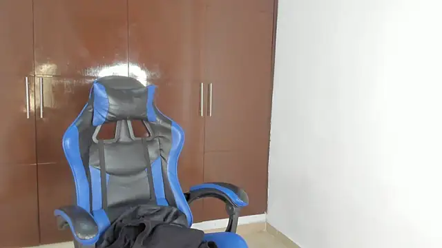 Milo_LatinBoy live sex cam