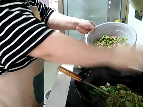 AngelwithEcup webcam