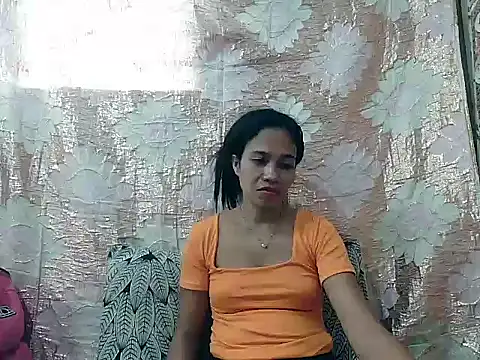 PinaySkinnyGirl webcam