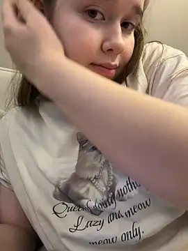 HornyGirlH live sex cam