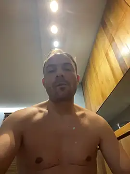 Adventurehotman webcam