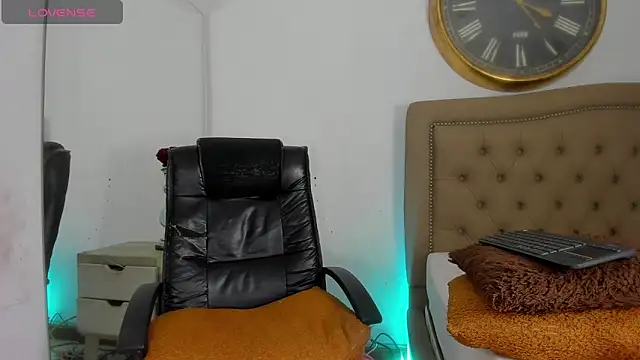 Adara_Ferrara webcam